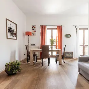  Apartment La Loggia Dei Re Italy